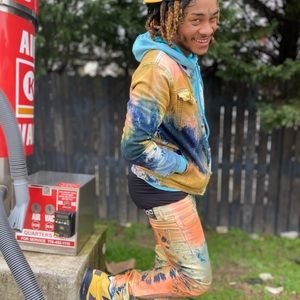 Meet your Posher, Khari